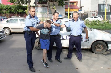 Crima din Viile Noi: Ucigaşul vrea în arest la domiciliu